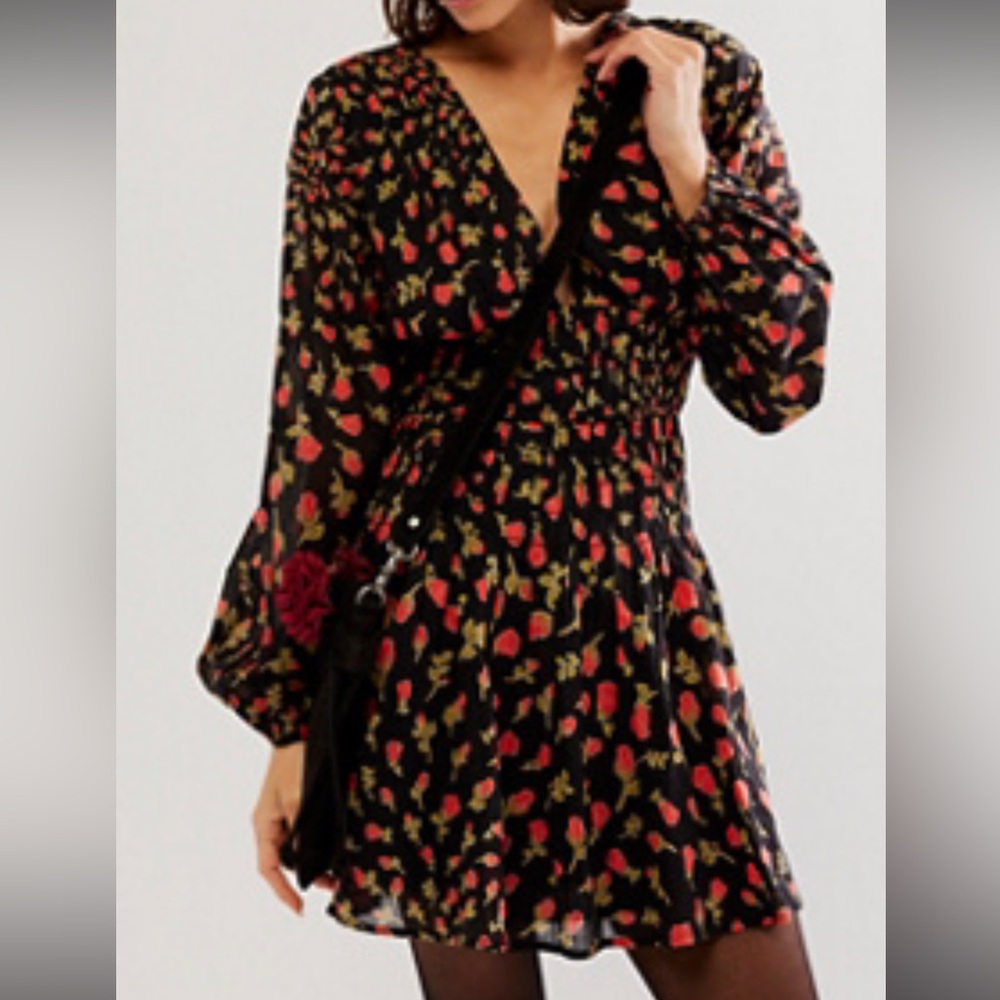 Black Floral Long Sleeve Dress – Smocked Waist – Keyhole Back